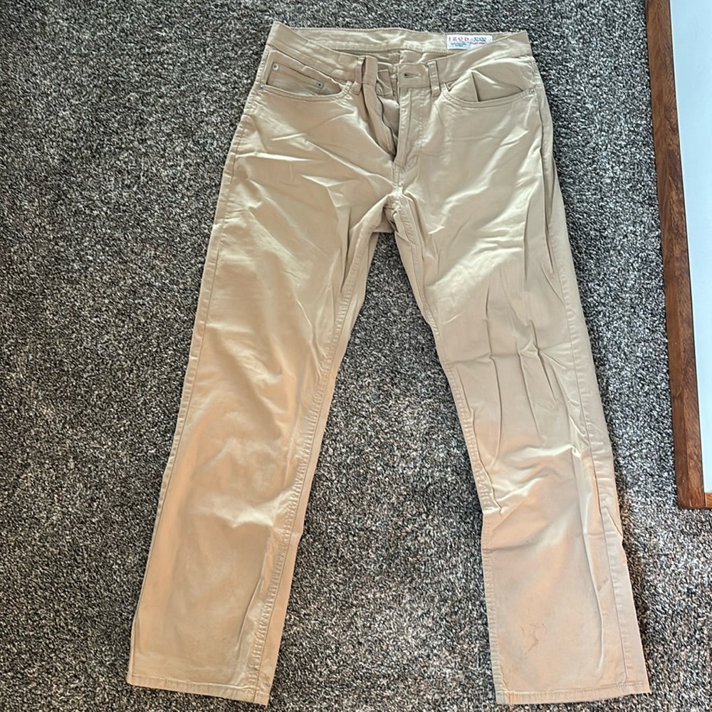 Men’s Khaki Pants